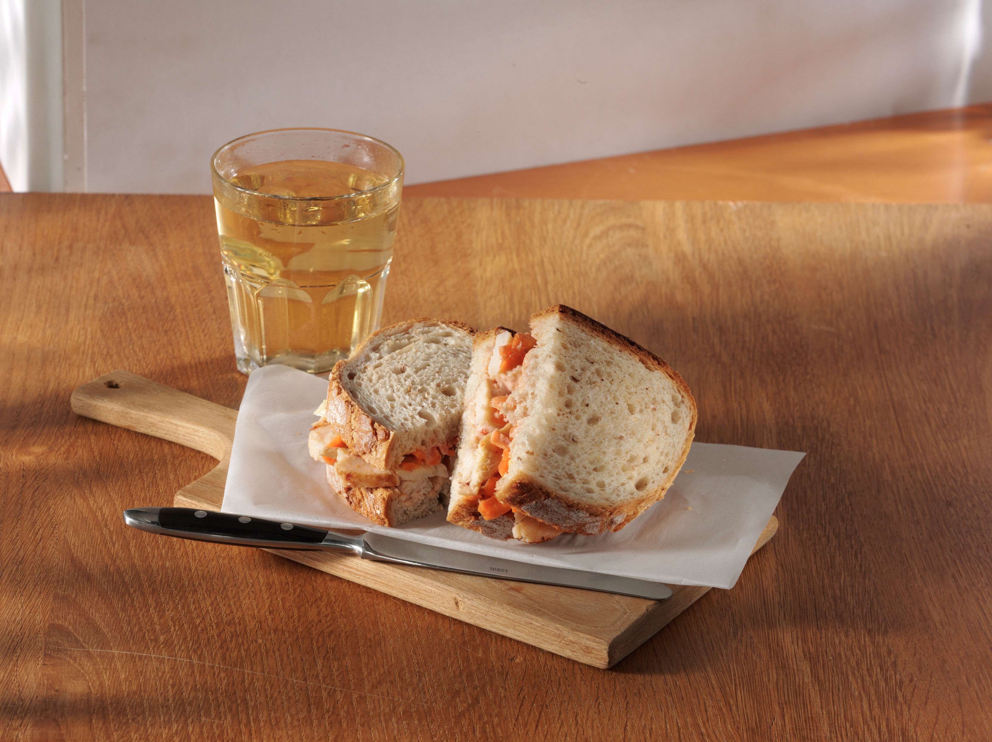 <h5>Sweet Chili Chicken auf Hausbrot</h5>