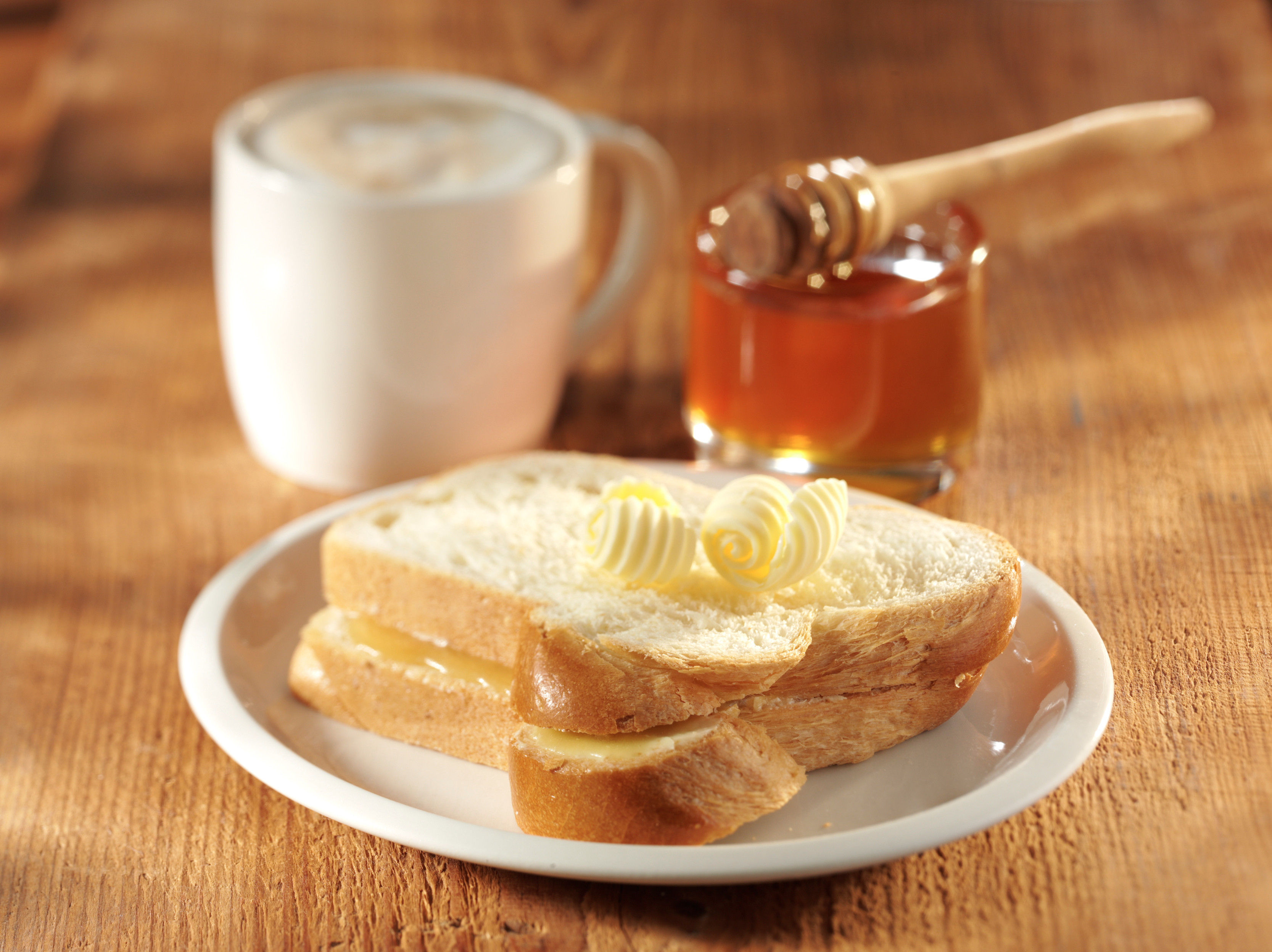 <h5>Zopf mit Butter und Honig</h5>