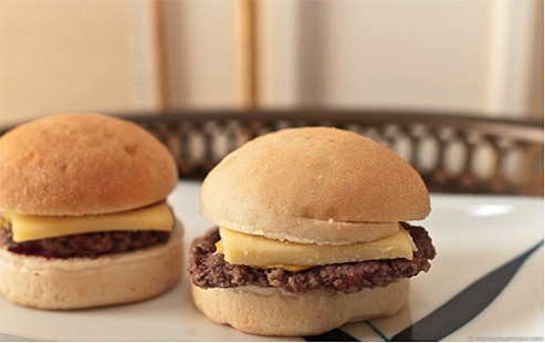 <h5>Cheese Burger</h5>