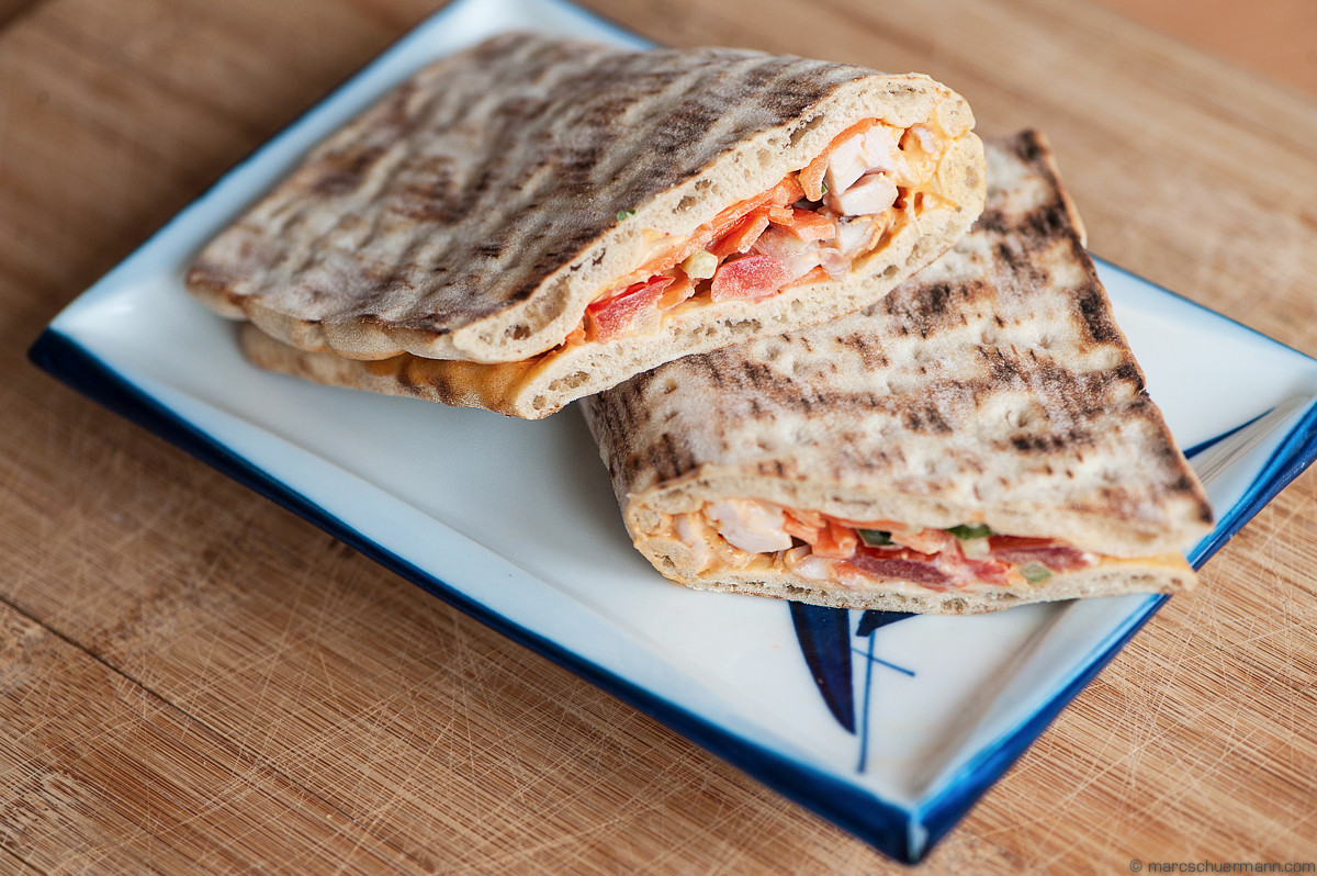 <h5>Polarbrot mit Chicken, Rüebliund scharfer Sauce</h5>
