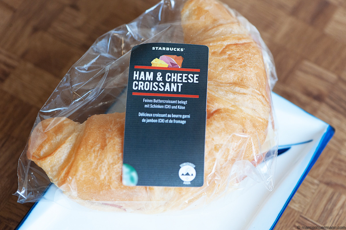 <h5>Croissant Ham&Cheese</h5><p>Frisch / IP Suisse</p>