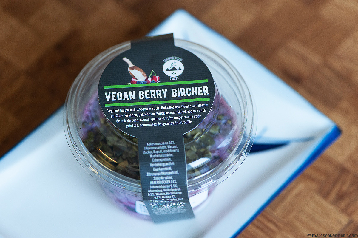 <h5>Vegan Berry Bircher</h5><p>Frisch / IP Suisse</p>